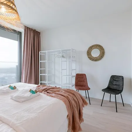 Huswell - Your Perfect Coastal Escape With Swimming Pool אוסטנדה